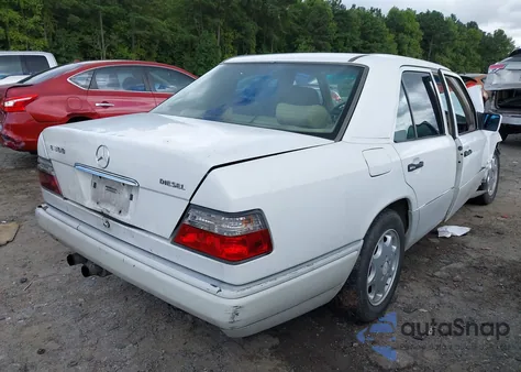 1995 Mercedes-Benz E 300D/300D Special из США, поврежденный, VIN WDBEB31E3SC150163